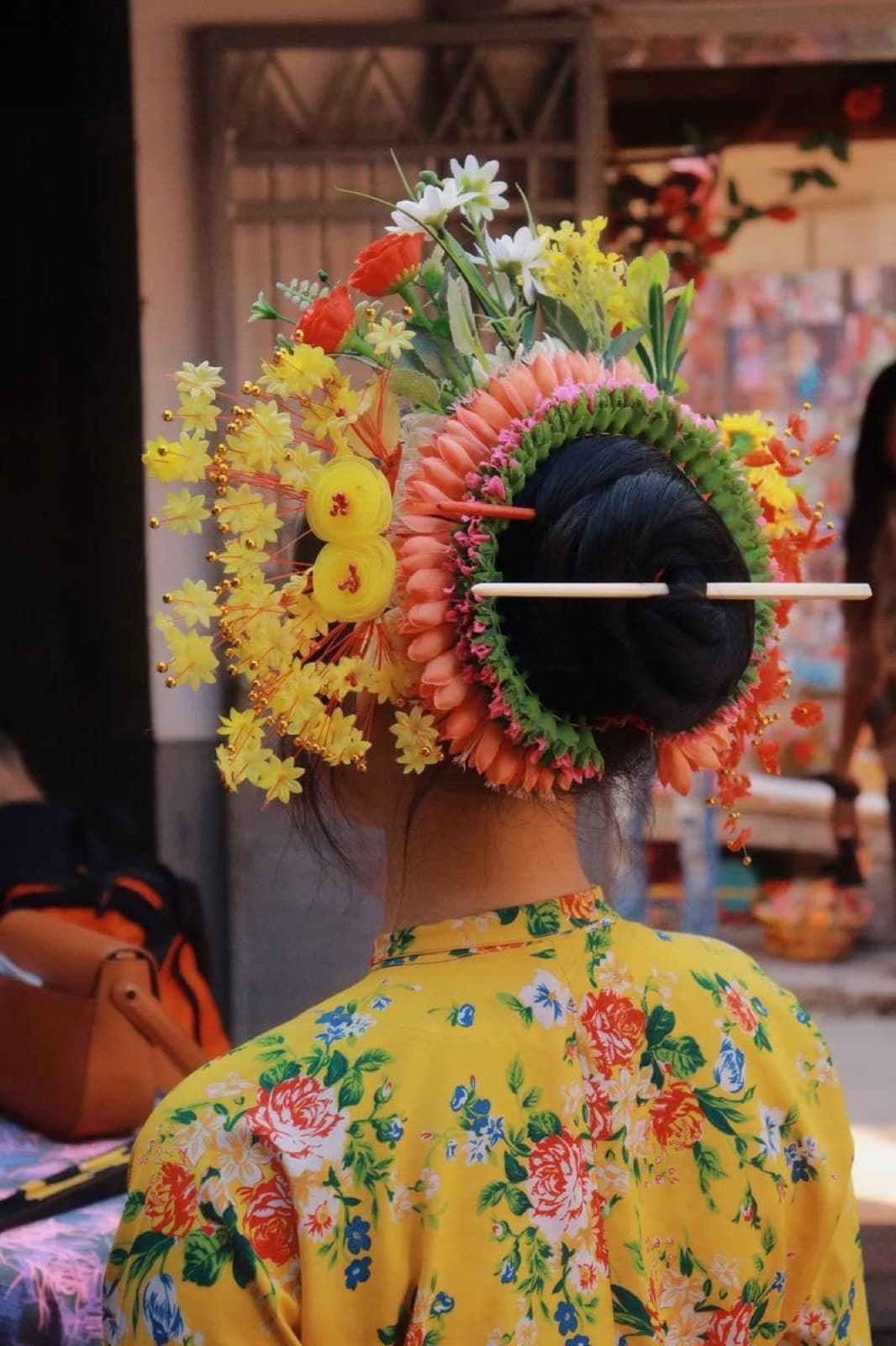 Xunpu Floral Headwear main view