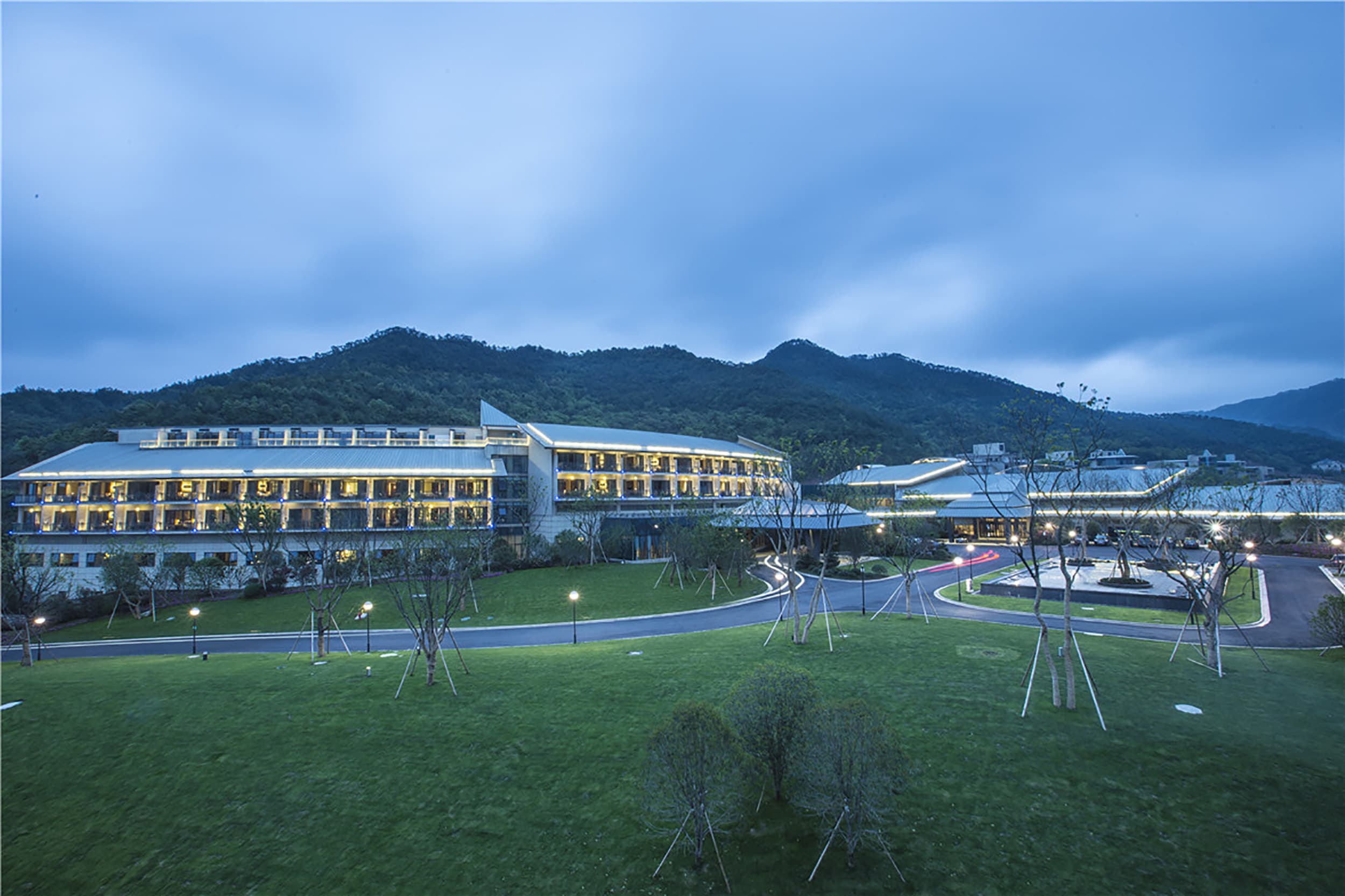 Thermalbad Hengyuan am Dongqian-See Hauptansicht